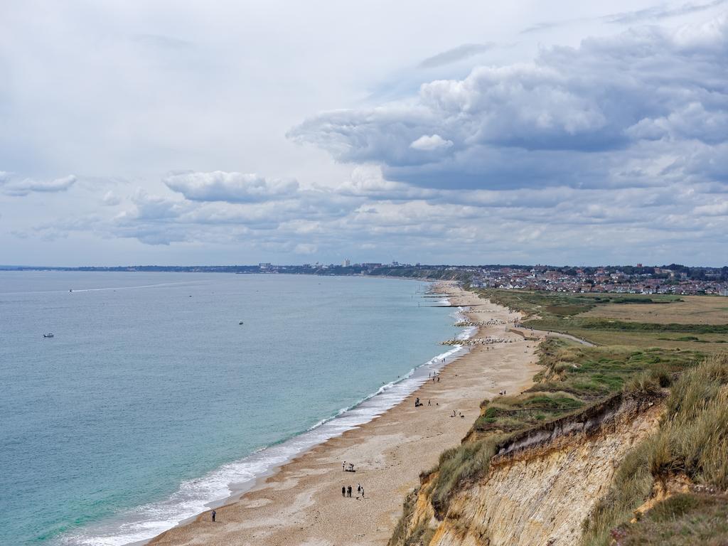 Sea Road Apartments Борнмът Екстериор снимка