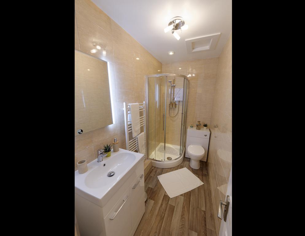 Sea Road Apartments Борнмът Екстериор снимка